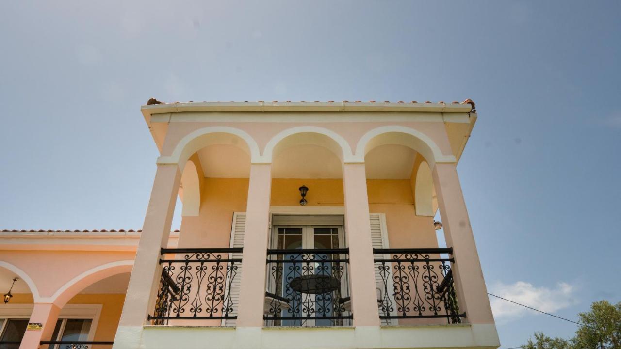 Raptis Ferienhaus Planos